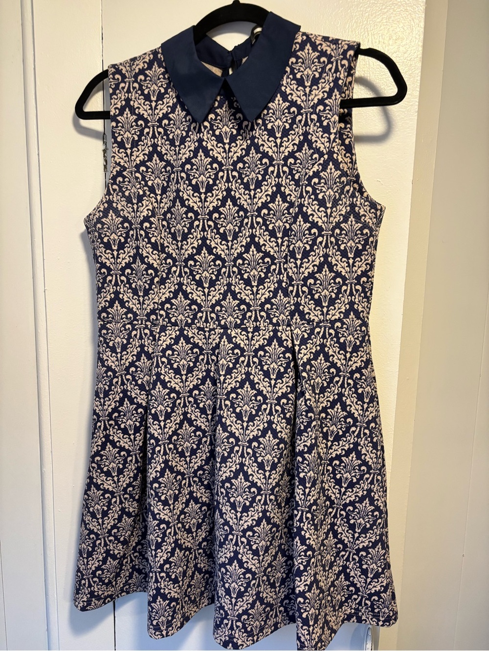 Navy & Cream Sleeveless Mini Dress with Pointed Collar
